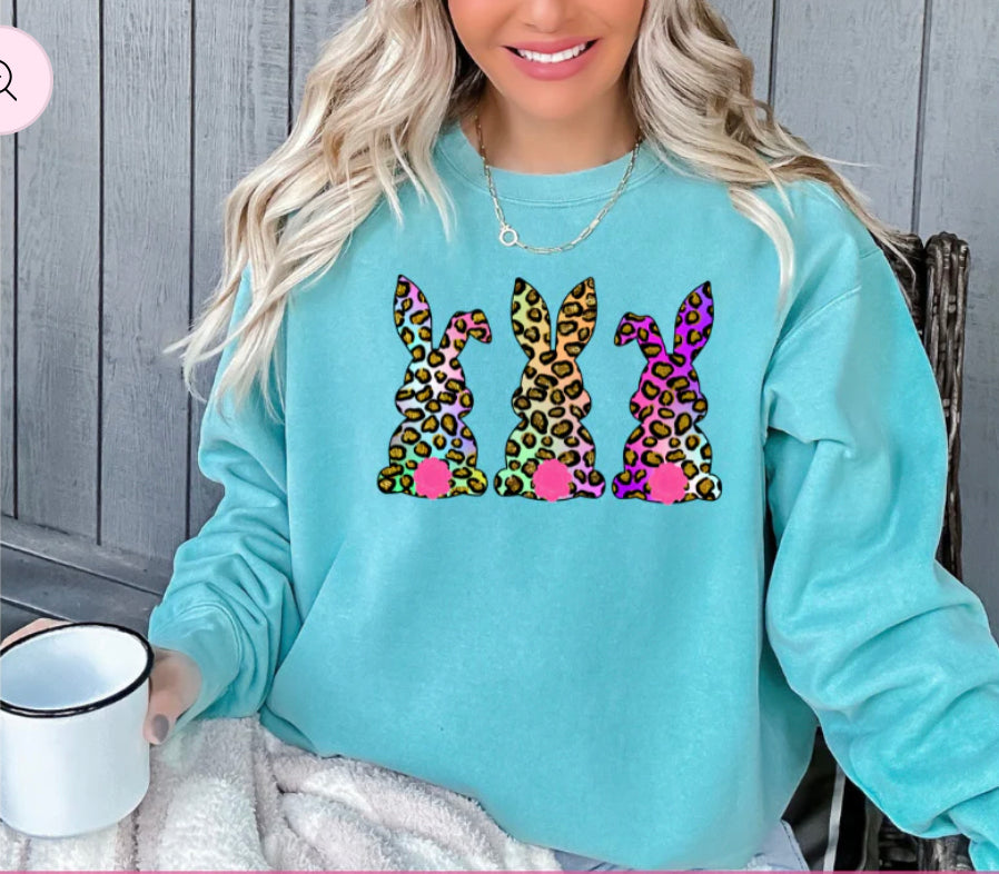 CHEETAH COLORFUL 3 BUNNIES TSHIRT